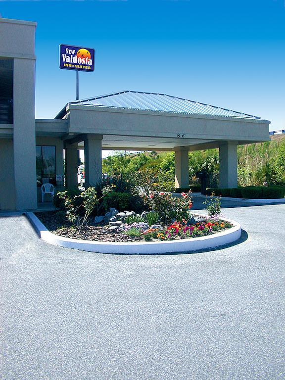 New Valdosta Inn And Suites Екстер'єр фото