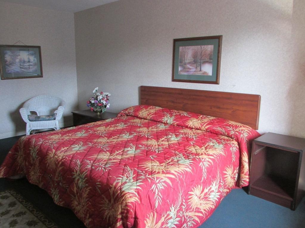 New Valdosta Inn And Suites Екстер'єр фото
